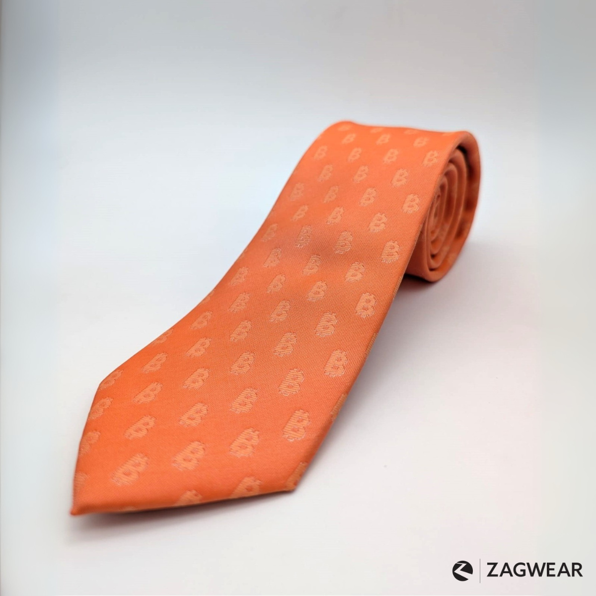 Silk tie